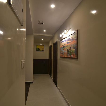 Address 24 Inn Bangalore Exteriör bild