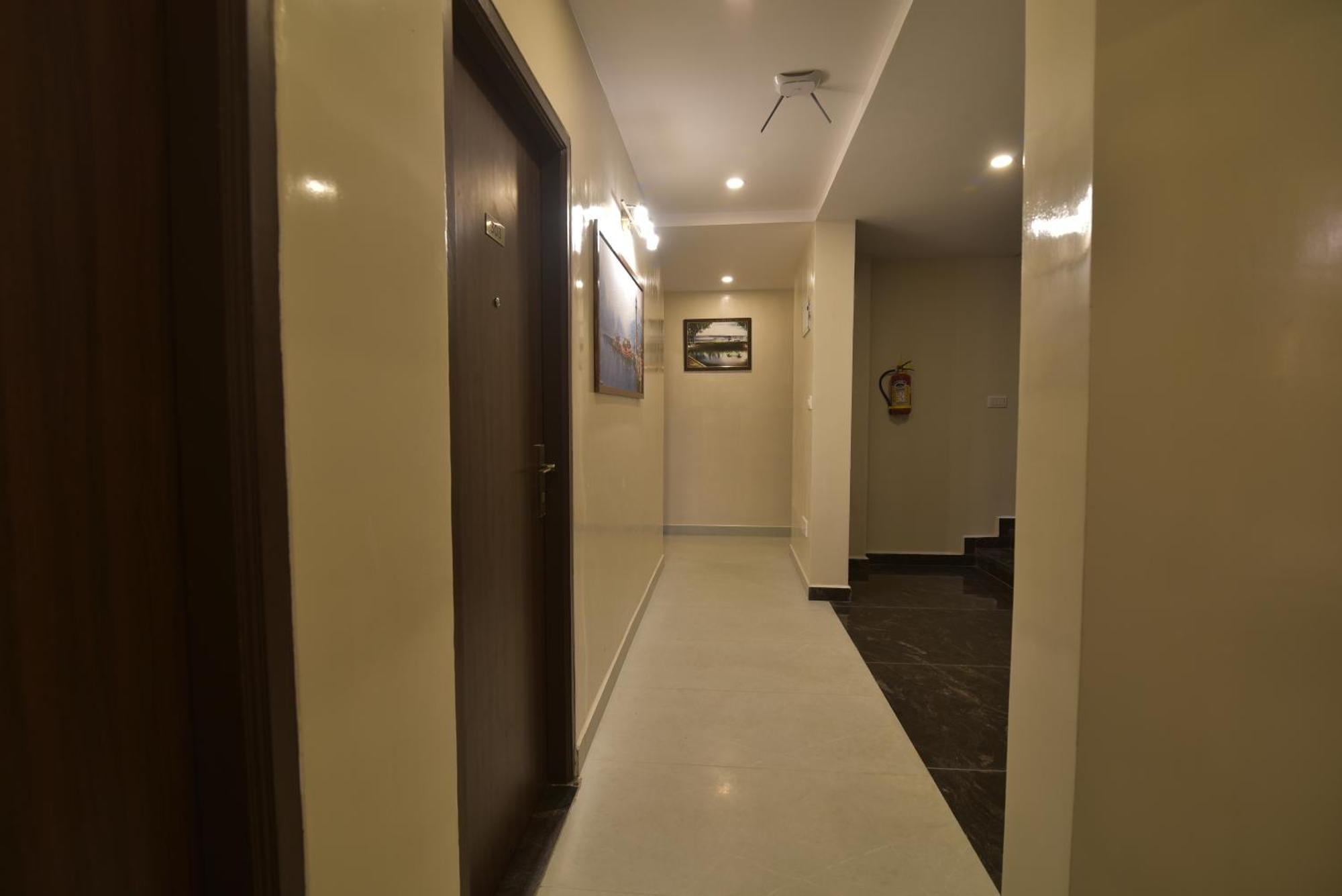 Address 24 Inn Bangalore Exteriör bild