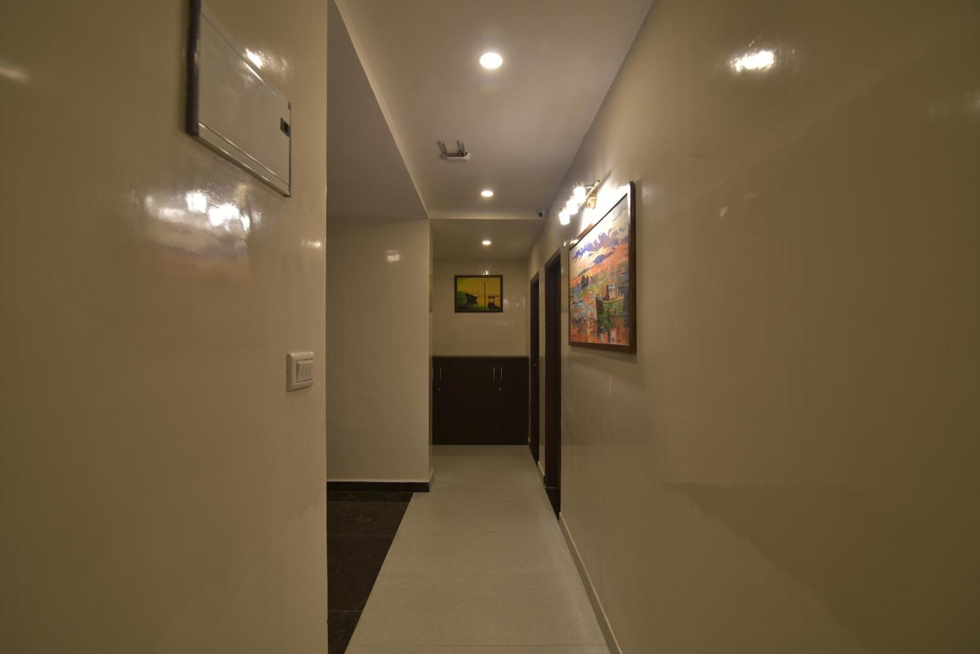 Address 24 Inn Bangalore Exteriör bild