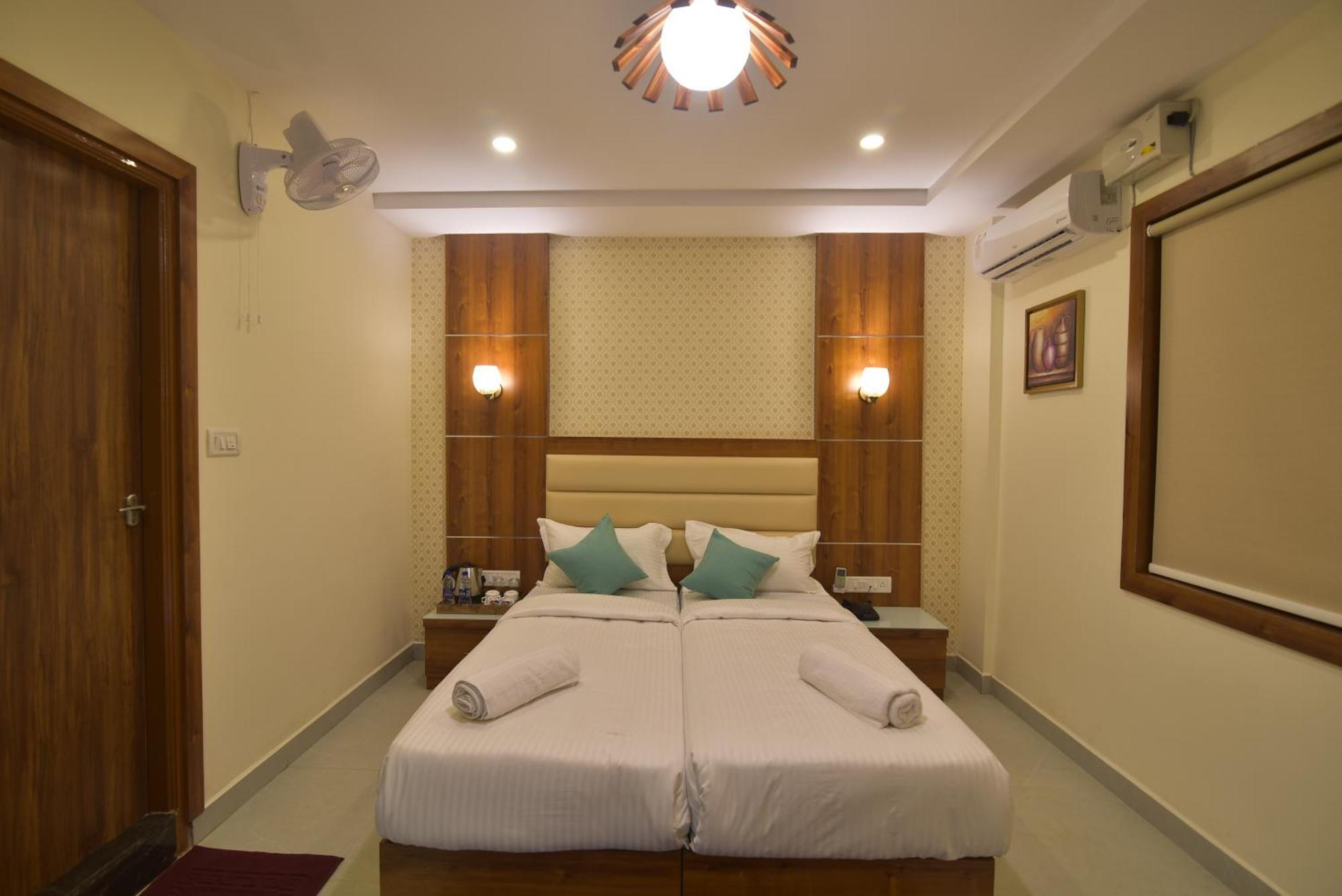 Address 24 Inn Bangalore Exteriör bild