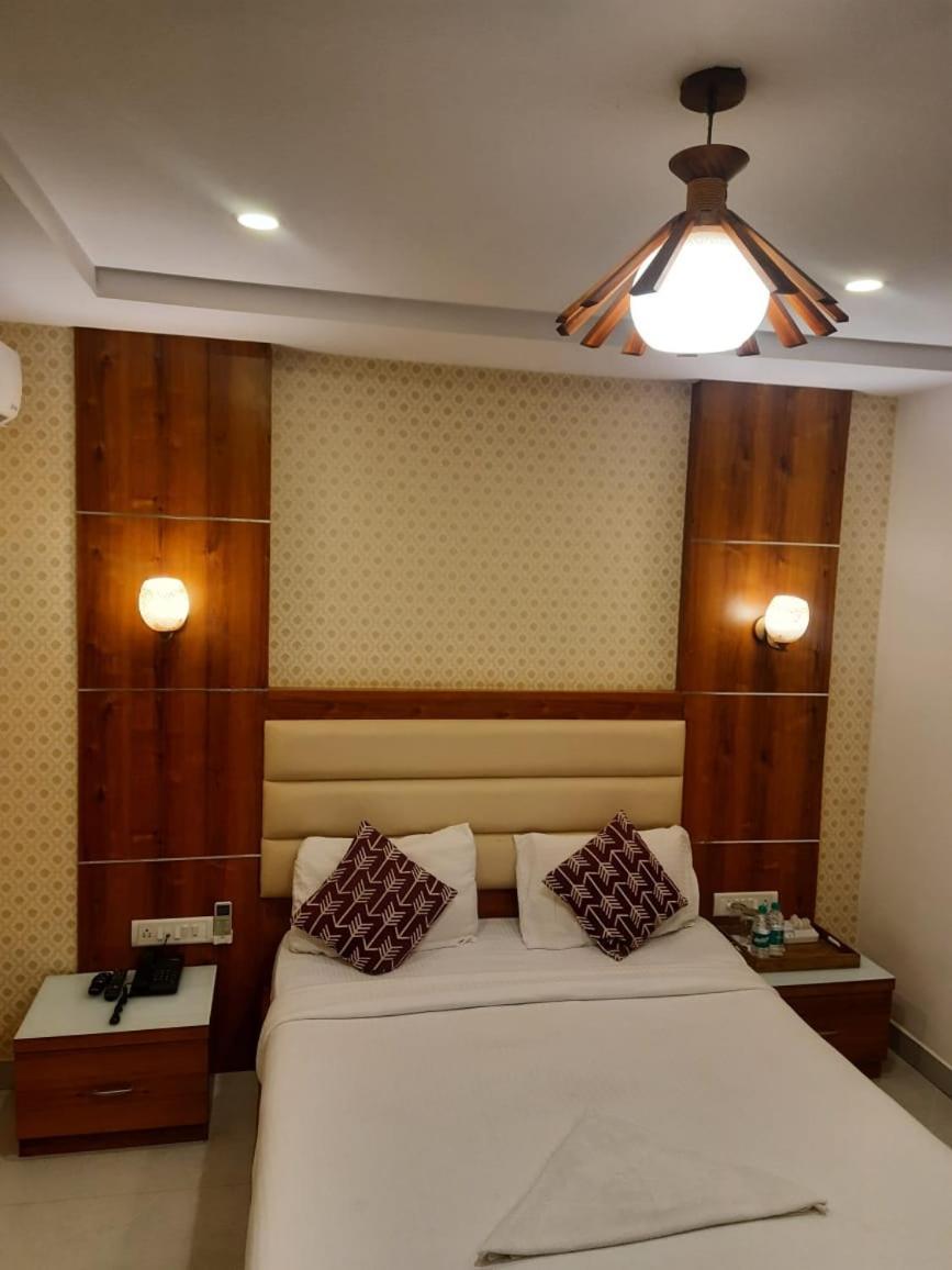 Address 24 Inn Bangalore Exteriör bild