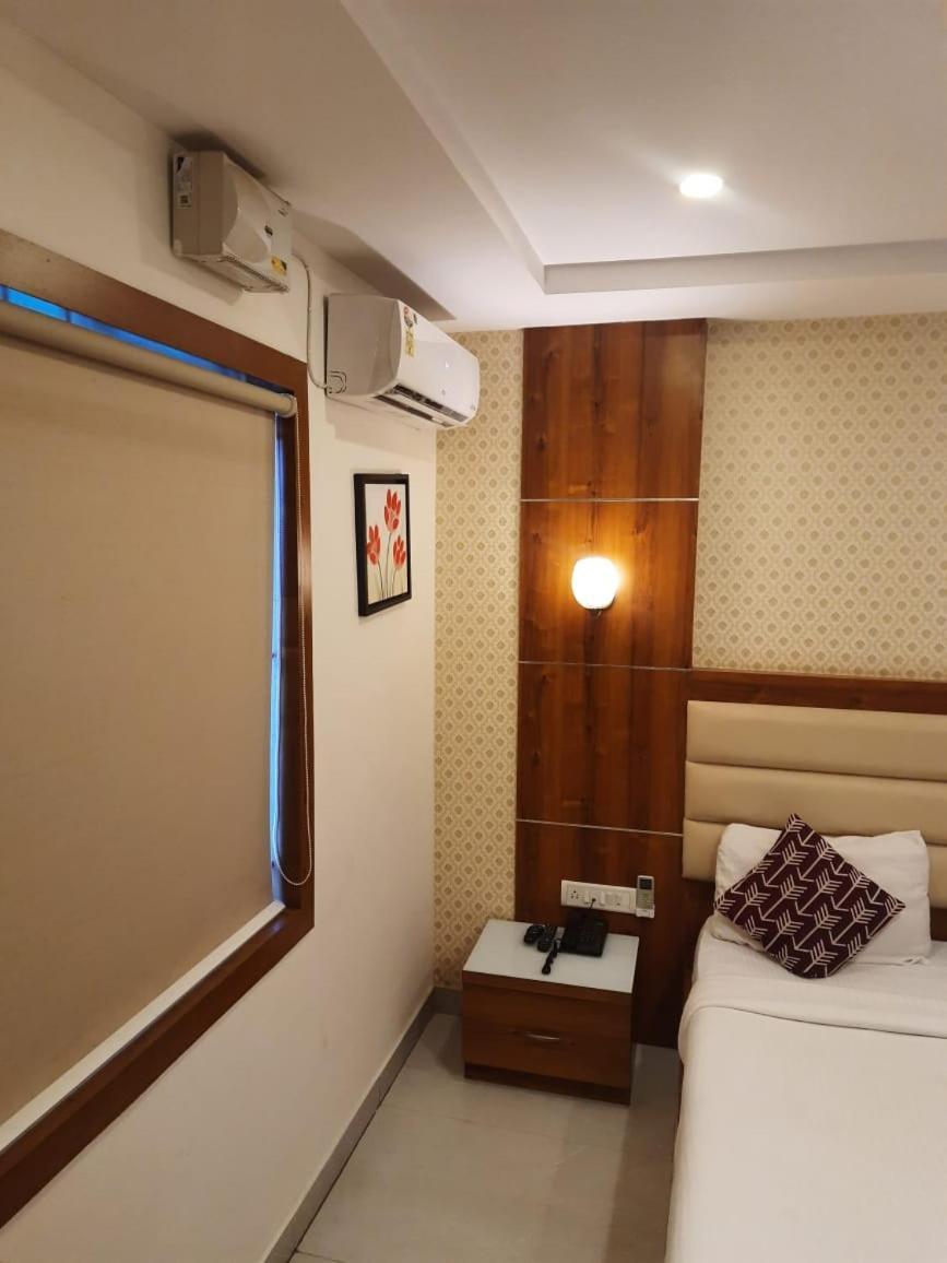 Address 24 Inn Bangalore Exteriör bild